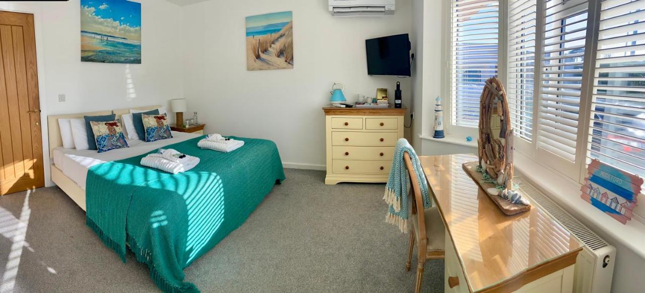 Avon Beach Bed & Breakfast Christchurch  Exterior photo