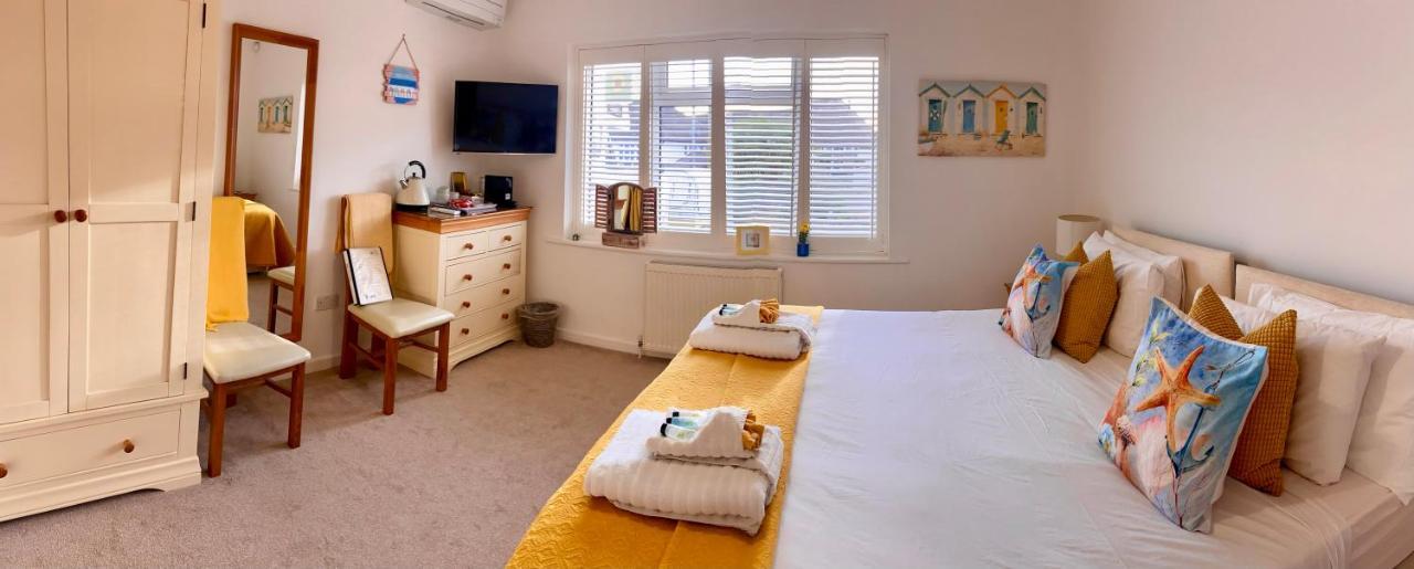 Avon Beach Bed & Breakfast Christchurch  Exterior photo